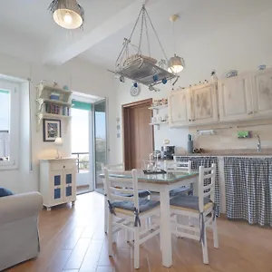 Arlina Apartment